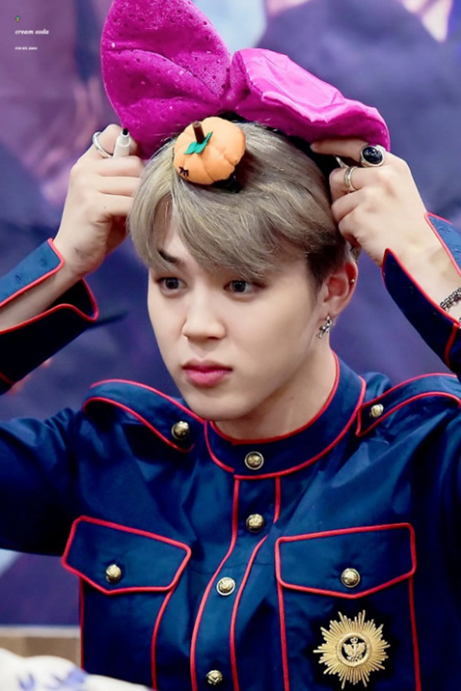 BTS, Bts, Jimin đeo bờm, jimin bts, Jimin cute, Rilakkuma, Jimin mochi, bts