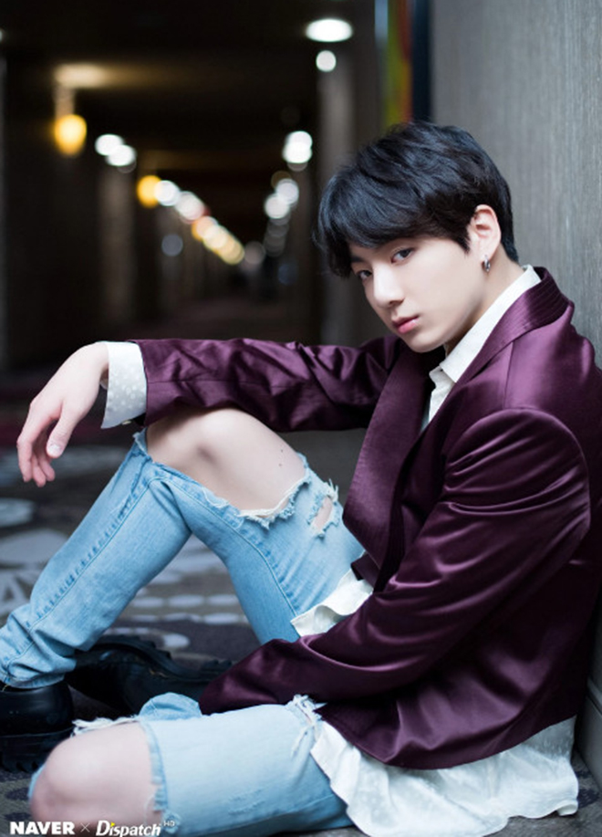 BTS, Jungkook, Jungkook gây đốt mắt, Jungkook mặc jean rách, Em út Vàng BTS