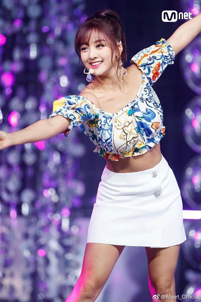 Twice, Jihyo, Đường cong đốt mắt của Jihyo Twice, Jihyo Twice đẹp hút hồn