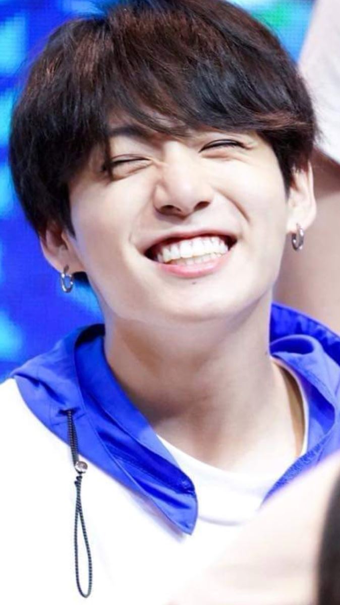 BTS, Jungkook, Em út Vàng BTS, Jungkook cười đốn tim fan, Suga, V BTS, RM BTS