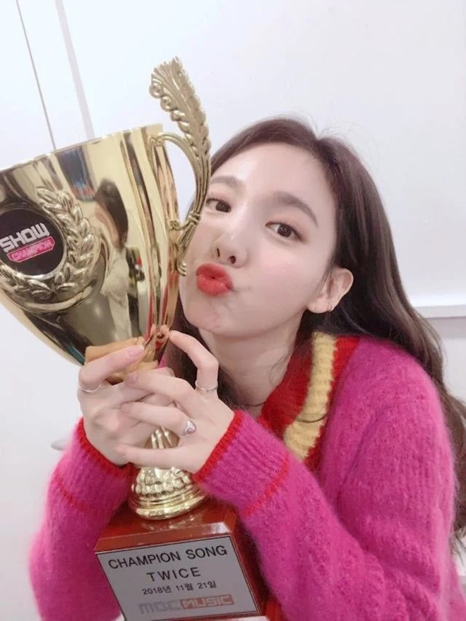 Twice, Nayeon, Nayeon trắc nghiệm tính cách, Tính cách ISTP, TWICE TV