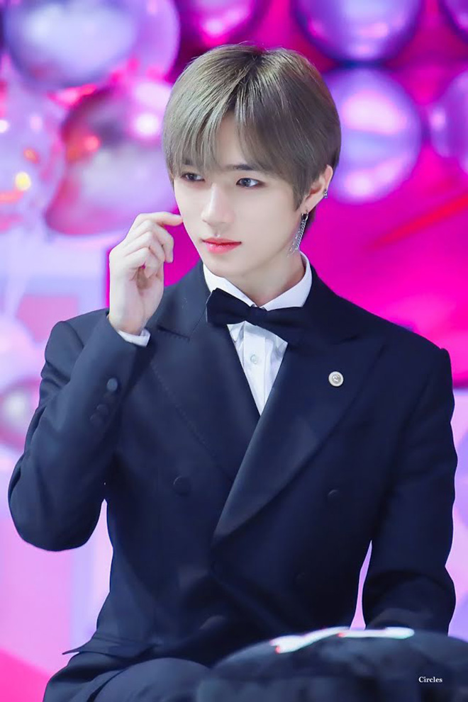 K-pop, Nam thần K-pop có visual như búp bê, V BTS, Beomgyu TXT, Baekhyun EXO