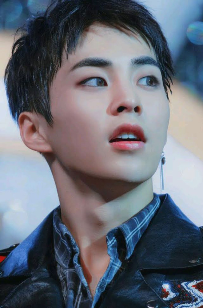 BTS, V BTS, 8 nam thần K-pop mắt một mí, K-pop, Xiumin EXO, Junhoe iKON