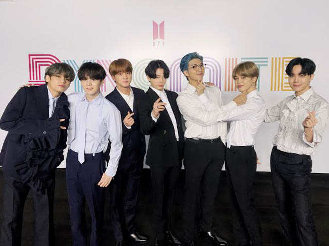 BTS, Jungkook ngực trần, Màn chống đẩy ngực trần của Jungkook, Break The Silence