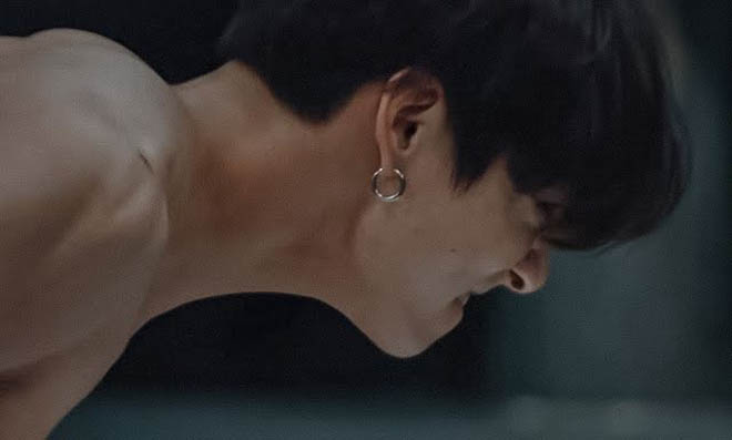 BTS, Jungkook ngực trần, Màn chống đẩy ngực trần của Jungkook, Break The Silence