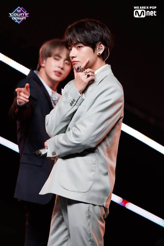 BTS, V BTS là chúa tể những chiếc nhẫn, V BTS tín đồ thời trang, Singularity