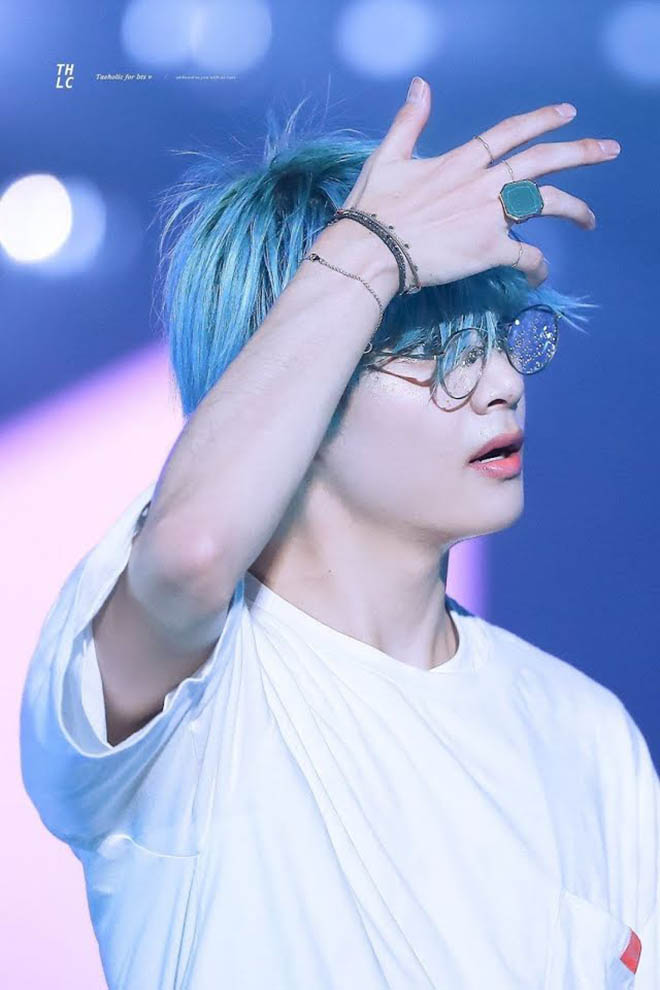 BTS, V BTS là chúa tể những chiếc nhẫn, V BTS tín đồ thời trang, Singularity