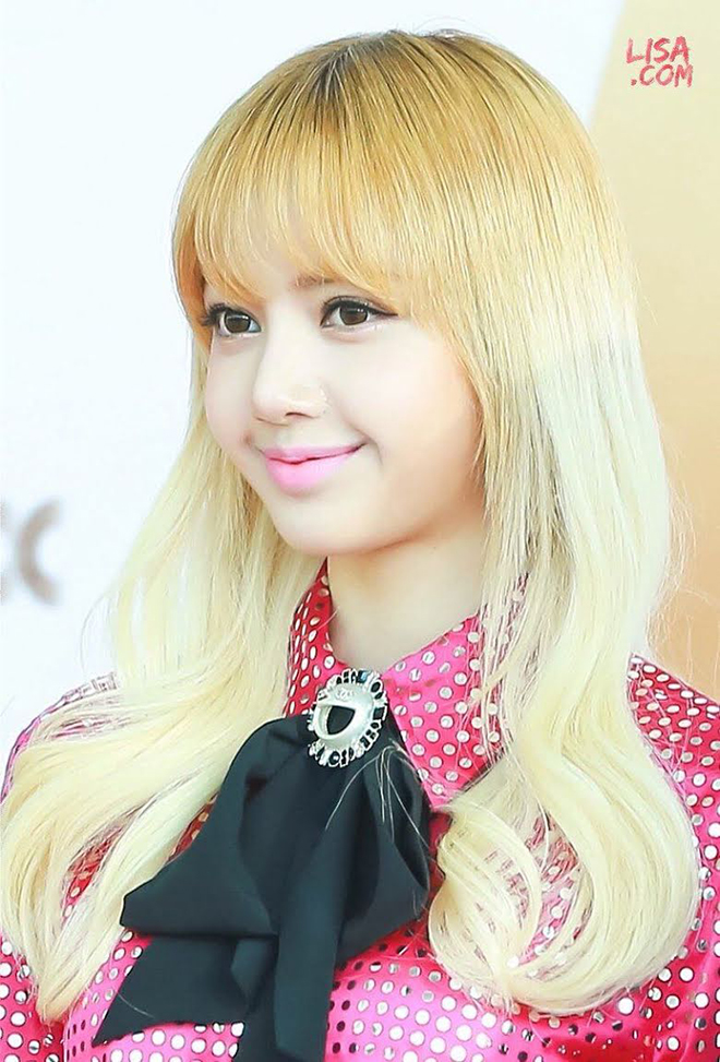 Blackpink, Lisa, Vẻ đẹp siêu thực của Lisa Blackpink, Visual như búp bê của Lisa