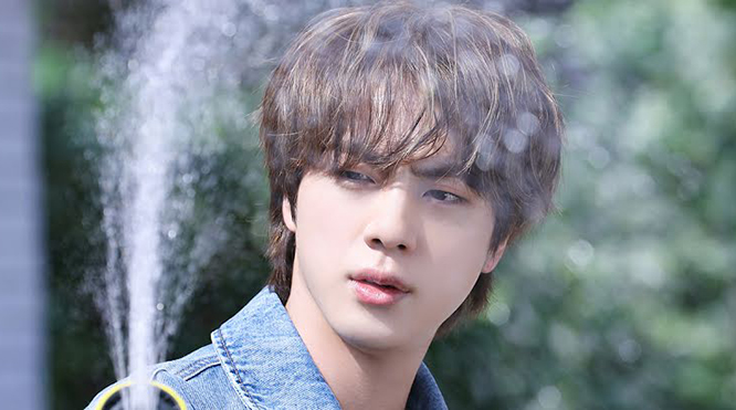 BTS: Phản ứng ngọt ngào của Jin khi fan thấy xấu hổ 