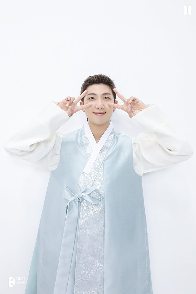 BTS, BTS gửi lời chúc fan nhân Trung thu, BTS mặc hanbok nhân Trung thu, bts