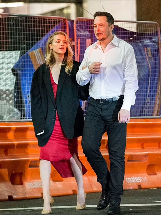 Johnny Depp, Amber Heard, Johnny Depp thắng kiện vơ cũ, Elon Musk, Kate Moss