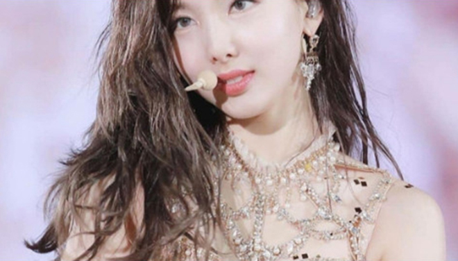 10 bức ảnh đẹp mê hồn của Nayeon Twice tại lễ trao giải MAMA 2019