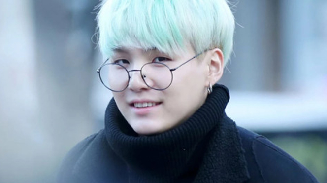 Suga BTS đích thực là giáo sư Lịch sử mà ARMY mong muốn