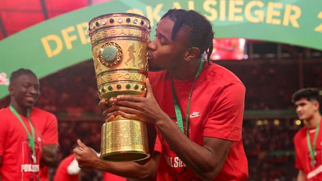 MU, Chuyển nhượng MU, Nkunku, Nkunku từ chối MU, Nkunku khiến MU muối mặt, Nkunku ở lại Leipzig, Nkunku không tới MU, tin chuyển nhượng MU, chuyển nhượng MU hôm nay