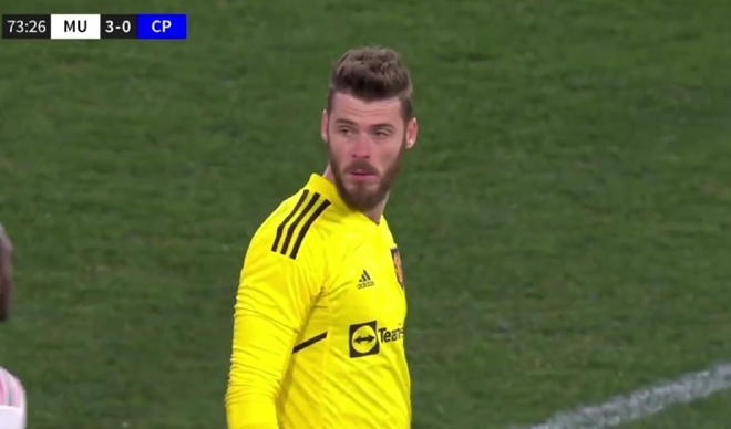 De Gea mắc sai lầm, Man United lọt lưới trước Palace