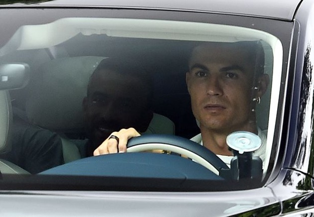 Ronaldo theo dõi trận giao hữu kín của Man Utd
