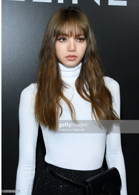 Blackpink, Lisa Blackpink, Lisa Blakpink đẹp như búp bê ở Paris Fashion week, tuần lễ thời trang Paris, thương hiệu Celine, blackpink, blackpink lisa, blackpink jennie