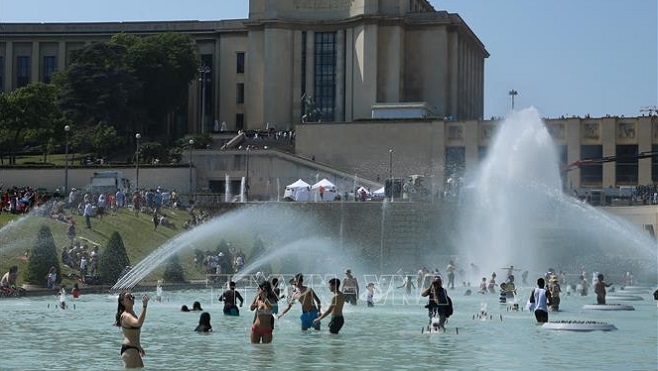 Nắng nóng ở châu Âu: Nhiều nước ghi nhận mức nhiệt kỷ lục, cháy rừng gia tăng