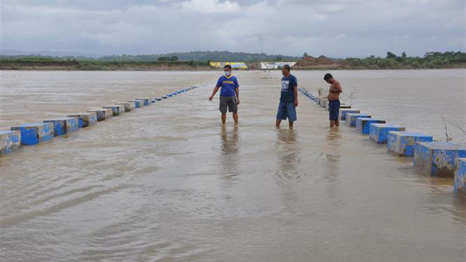 Siêu bão Goni quần thảo phía Đông Philippines, ít nhất 4 người thiệt mạng