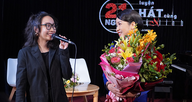 Đến hát mở màn cho buổi ra mắt dự án, con gái Mỹ Anh chia sẻ niềm tự hào về mẹ Mỹ Linh 