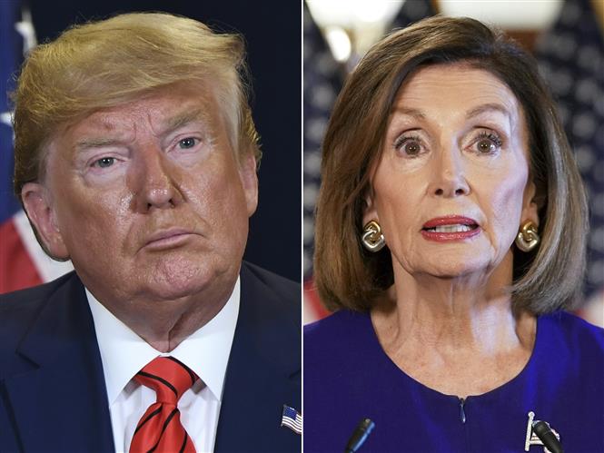 Trong ảnh: Tổng thống Mỹ Donald Trump (trái) và Chủ tịch Hạ viện Mỹ Nancy Pelosi (phải). Ảnh: AFP/TTXVN