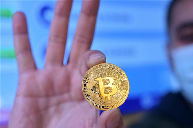 Đồng tiền điện tử bitcoin. Ảnh: AFP/TTXVN