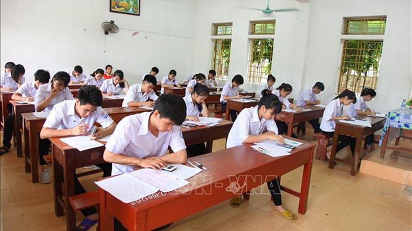 Thanh Hóa phát nhầm đề thi, Nhầm đề thi, Học sinh lớp 9 hoãn thi do nhầm đề, học sinh Thanh Hóa hoãn thi do phát nhầm đề, nhầm đề thi cho học sinh lớp 9, đề thi