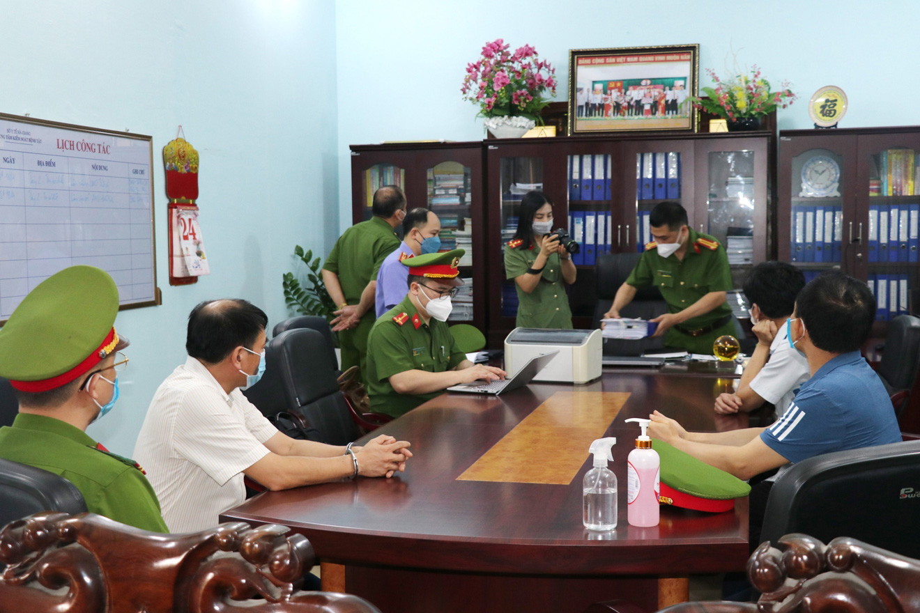 cán bộ CDC Hà Giang nhận hối lộ, CDC Hà Giang nhận hối lộ, Bắt tạm giam, bắt tạm giam giám đốc CDC, giám đốc CDC bị bắt, bắt tạm giam CDC nhận hối lộ, CDC nhận hối lộ