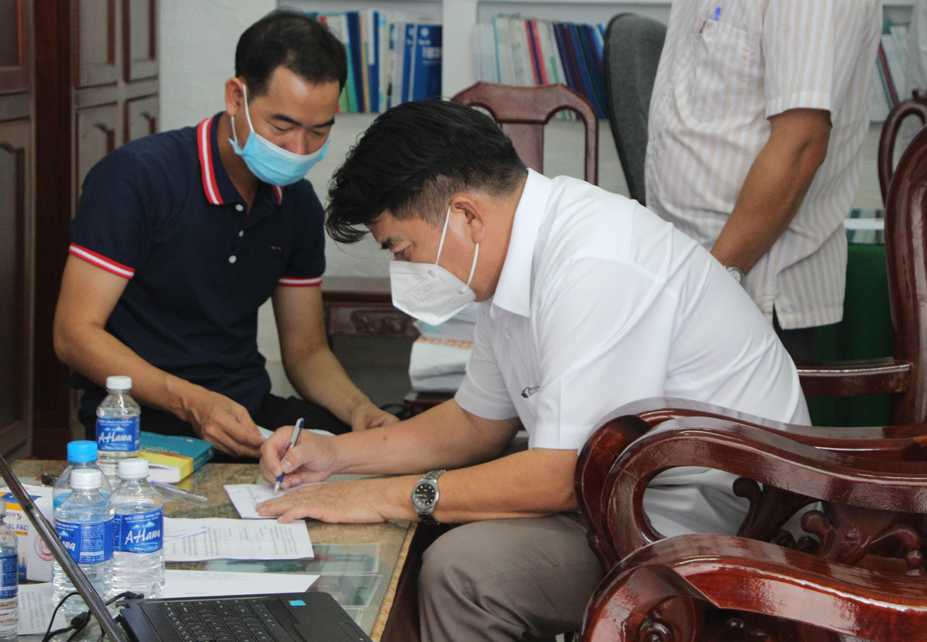 CDC Hậu Giang, Cựu giám đốc CDC Hậu Giang, Bắt cựu giám đốc CDC Hậu Giang, CDC Hậu Giang bị khởi tố, khởi tố cựu giám đốc CDC, CDC tỉnh Hậu Giang, bị bắt, khởi tố