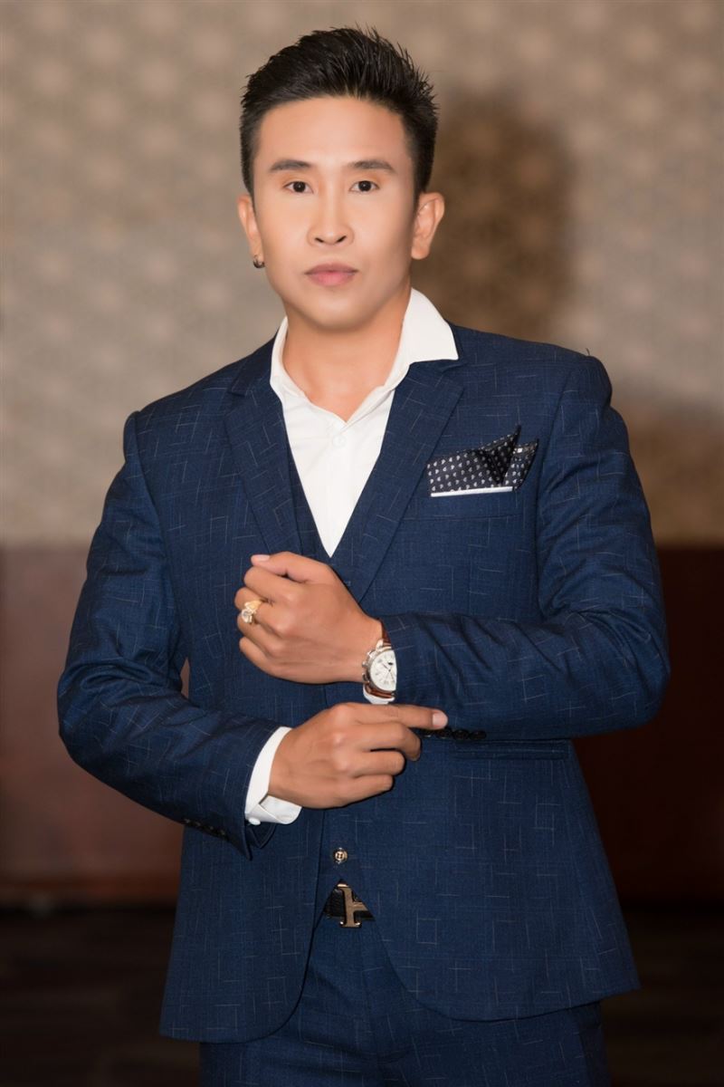 MC Tấn Văn, MC Chu Tấn Văn, Tấn Văn dẫn hoa hậu du lịch Việt Nam Toàn cầu, hoa hậu du lịch Việt Nam toàn cầu, MC Hoa hậu Du lịch Việt Nam Toàn Cầu