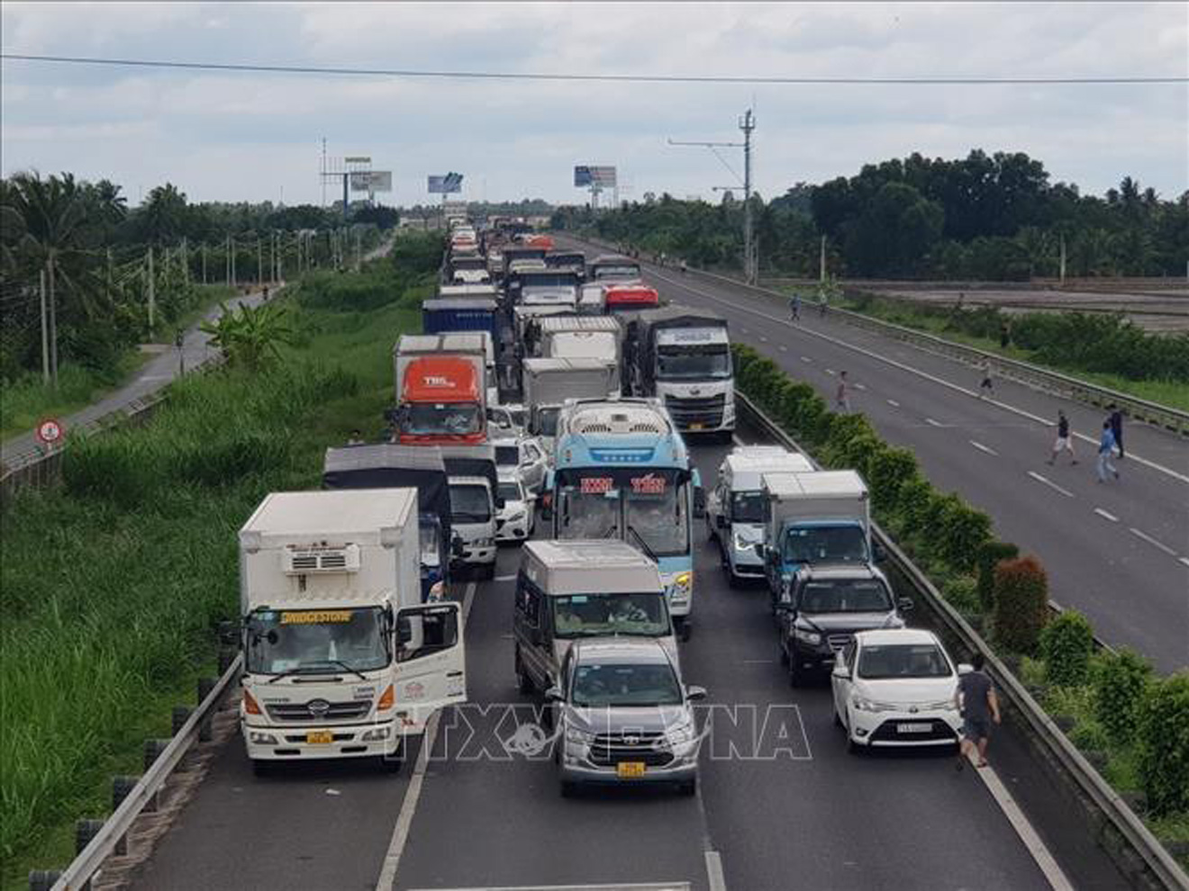 Cháy xe chở dầu, Cháy xe chở dầu trên cao tốc, Cao tốc Trung Lương, Cháy, cao tốc Trung Lương cháy xe chở dầu, Long An cháy xe chở dầu, Cháy xe, xe chở dầu