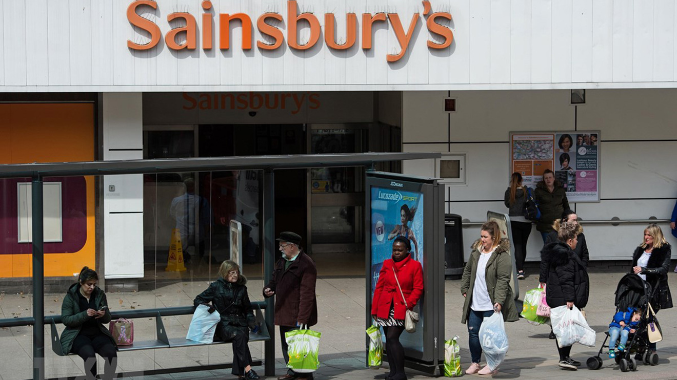 Sainsbury, Tập đoàn siêu thị lớn thứ hai tại Anh Sainsbury, siêu thị Sainsbury, Siêu thị ở Anh trước sức ép trả lương nhân viên, trả lương cho người lao động