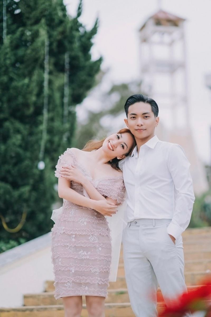 Khánh Thi chờ ngày lên xe hoa, Khánh Thi lên xe hoa với Phan Hiển, đám cưới, đám cưới Khánh Thi Phan Hiển, Phan Hiển cầu hôn Khánh Thi, Khánh Thi làm đám cưới