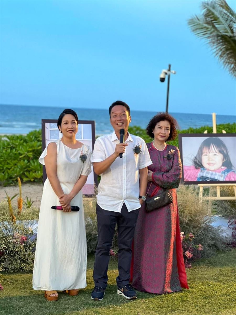 đám cưới Anna Trương, đám cưới Anna Trương ở Việt Nam, Anna Trương cưới, Anna Trương lấy chồng, tiệc cưới ngoài trời của Anna Trương, Mỹ Linh quên ăn trong đám cưới Anna 