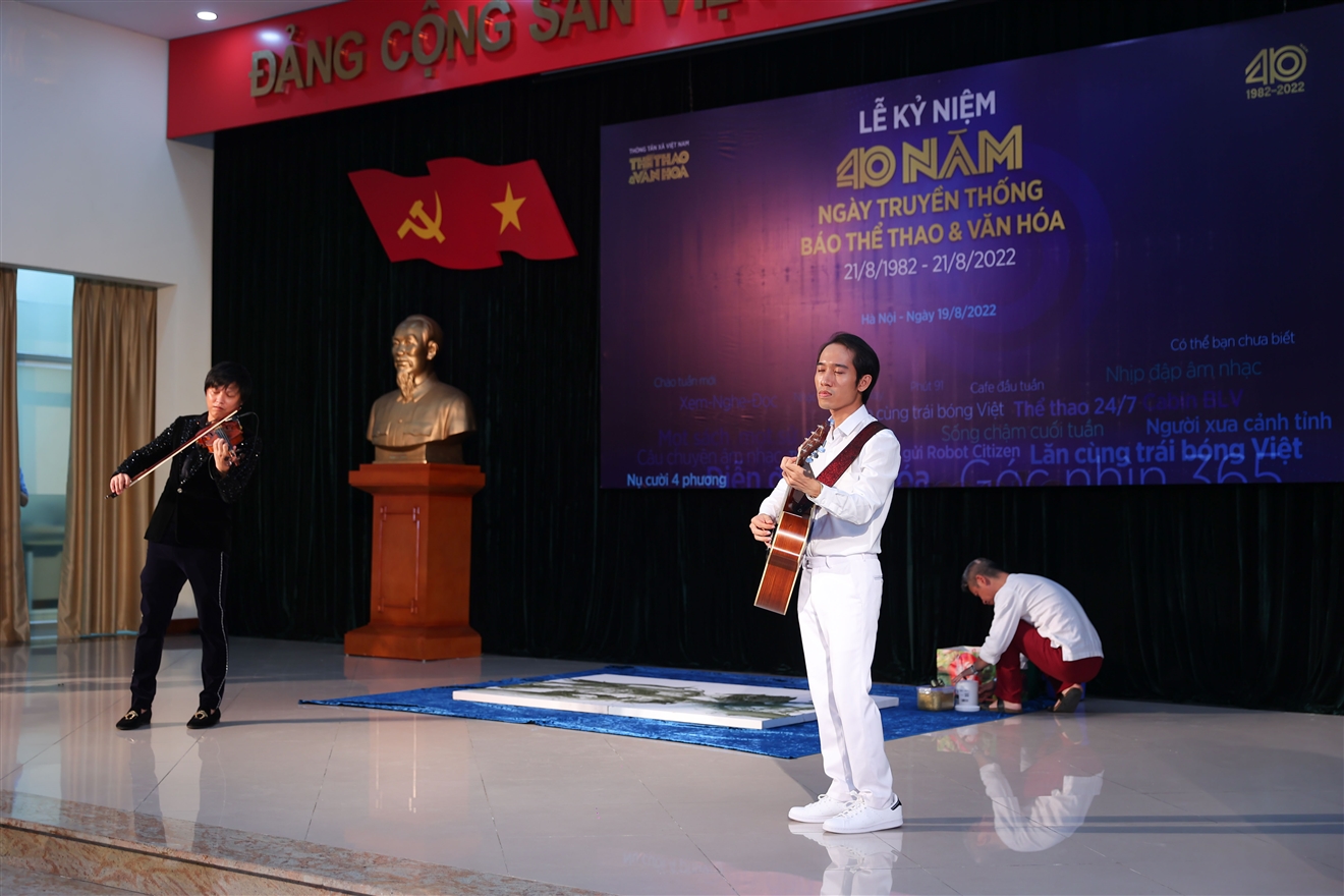 Báo Thể thao & Văn hóa, nghệ sĩ đến chúc mừng Báo Thể thao & Văn hóa