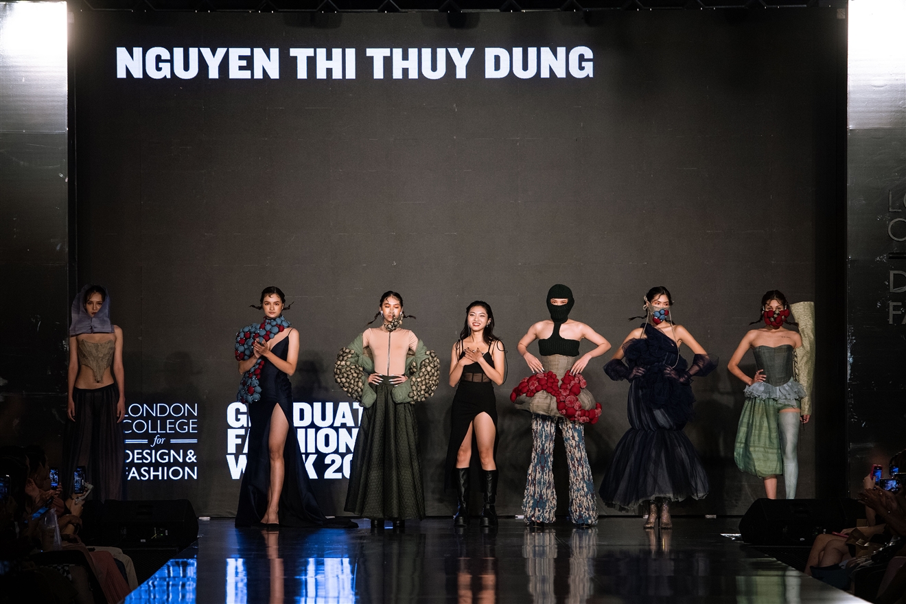 Tuần lễ thời trang. Học viện Thiết kế và Thời trang London Hà Nội. Triển lãm