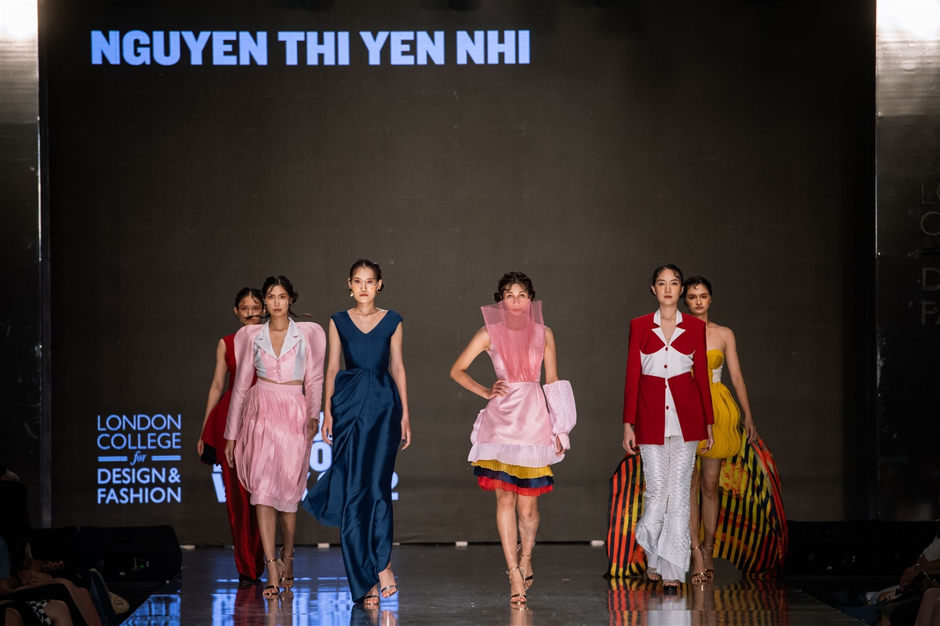 Tuần lễ thời trang. Học viện Thiết kế và Thời trang London Hà Nội. Triển lãm