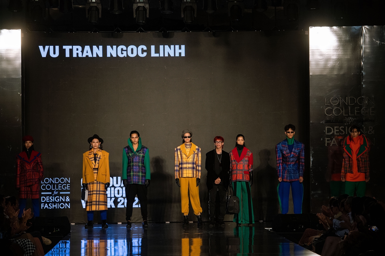 Tuần lễ thời trang. Học viện Thiết kế và Thời trang London Hà Nội. Triển lãm