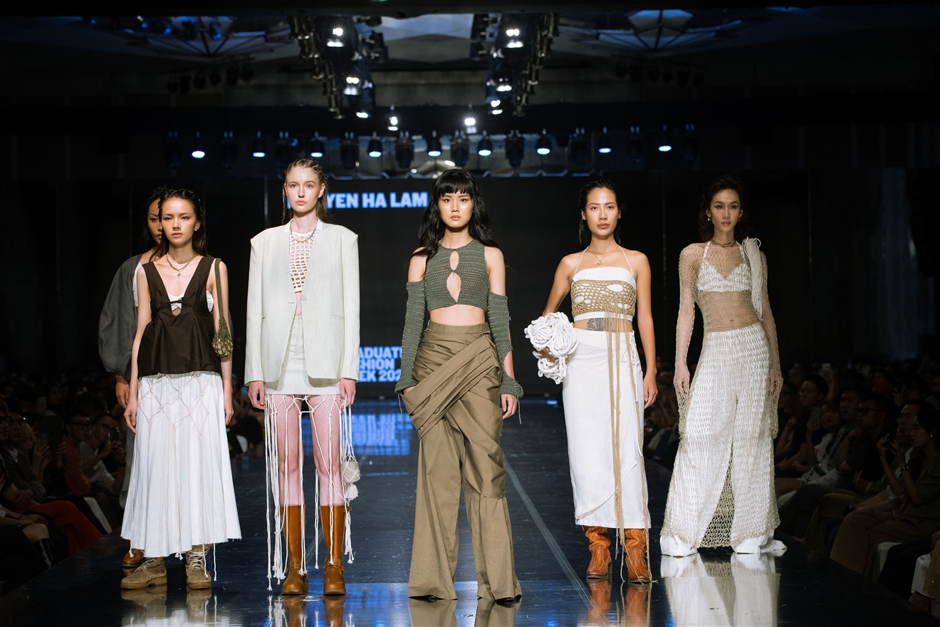 Tuần lễ thời trang. Học viện Thiết kế và Thời trang London Hà Nội. Triển lãm