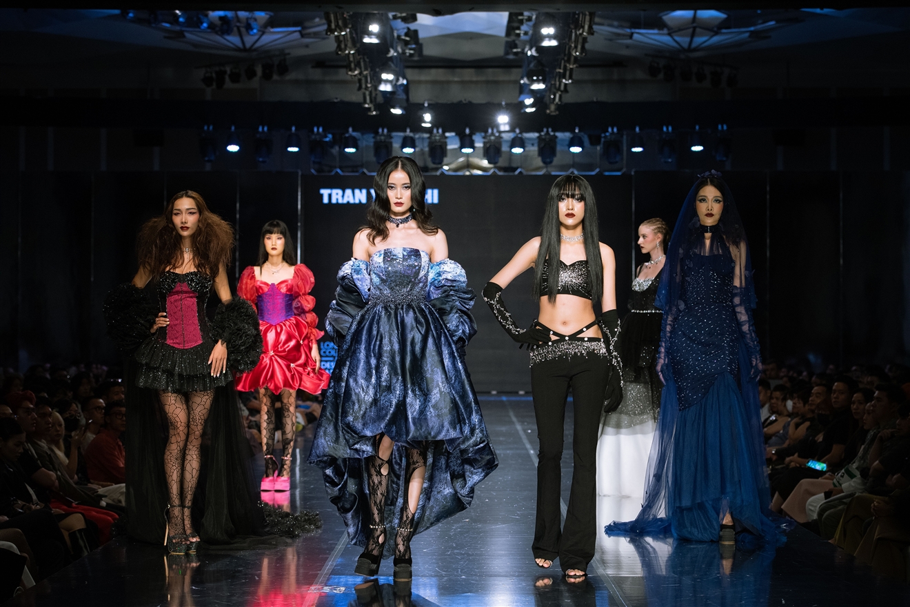 Tuần lễ thời trang. Học viện Thiết kế và Thời trang London Hà Nội. Triển lãm