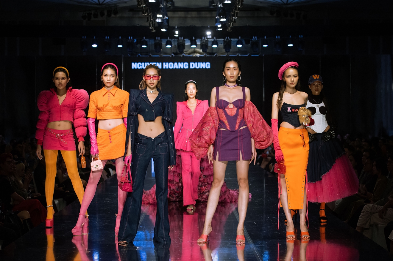 Tuần lễ thời trang. Học viện Thiết kế và Thời trang London Hà Nội. Triển lãm