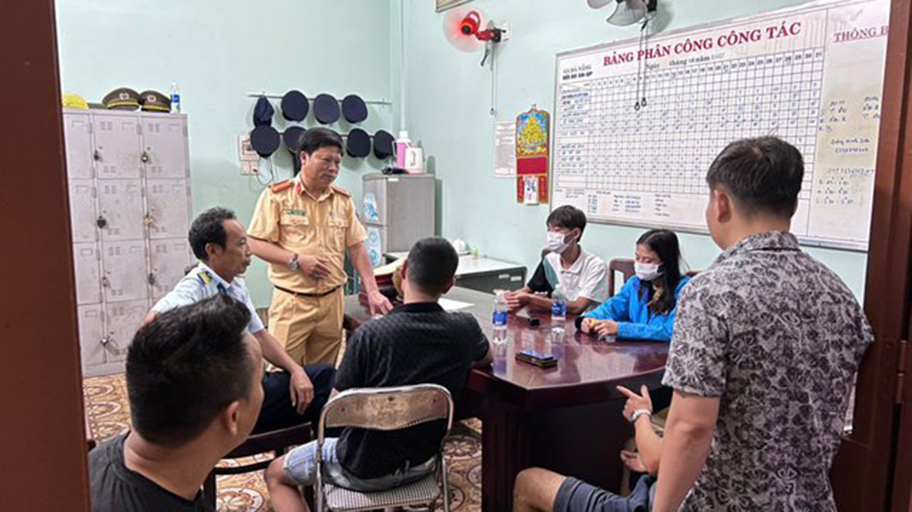 Việc nhẹ lương cao, dụ dỗ việc nhẹ lương cao