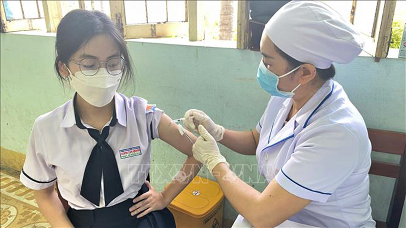 Tiêm vaccine Covid-19, ca mắc Covid tăng