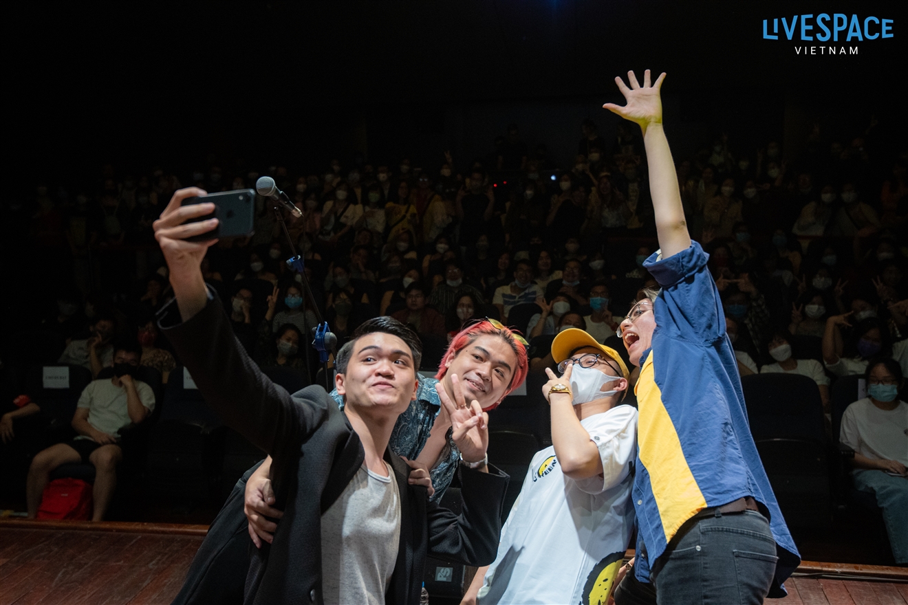 Ban nhạc chiến thắng tại LiveSpace, LiveSpace Việt Nam