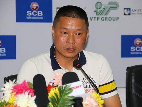 HLV Chu Đình Nghiêm không cho rằng World Cup ảnh hưởng đến trận thua đầu tiên của Hà Nội năm nay. Ảnh: ĐV