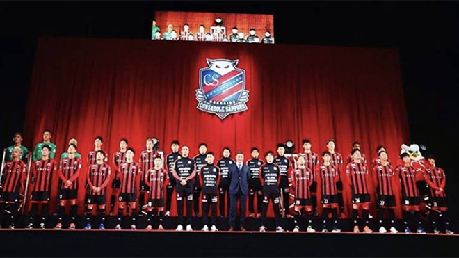 Consadole Sapporo tự nguyện giảm khoảng 1 triệu USD tiền lương 33 thành viên để giúp CLB