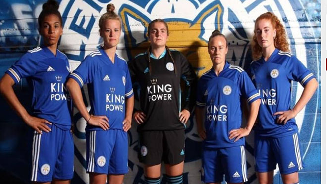 Cầu thủ nữ Leicester City trong lễ ra mắt