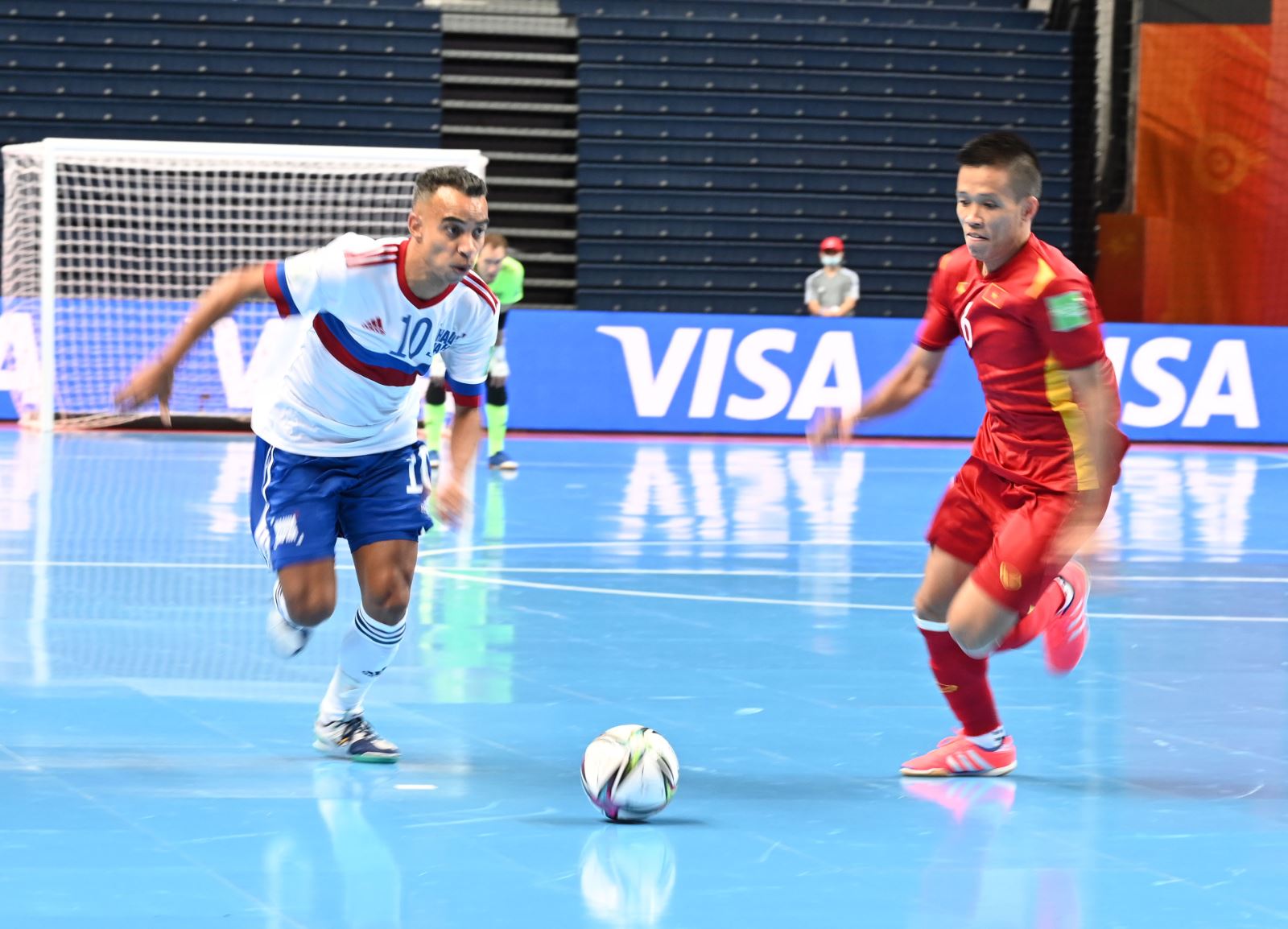 bóng đá Việt Nam, kết quả futsal Việt Nam 2-3 Nga, vòng 1/8 World Cup futsal, HLV Phạm Minh Giang, HLV Phạm Minh Giang mắc covid, Trần Anh Tú, đội tuyển futsal Việt Nam