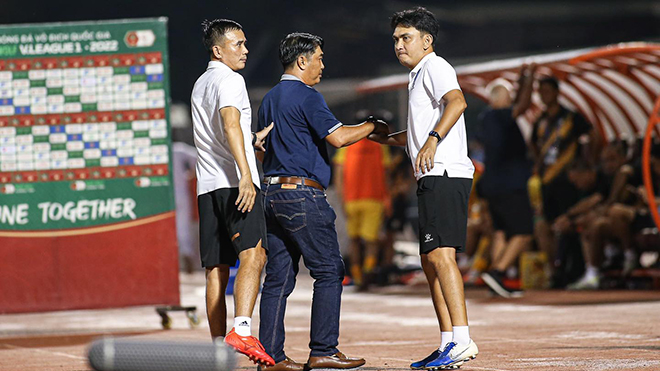 CLB TPHCM thay HLV Trần Minh Chiến bằng Chủ tịch Nguyễn Hữu Thắng