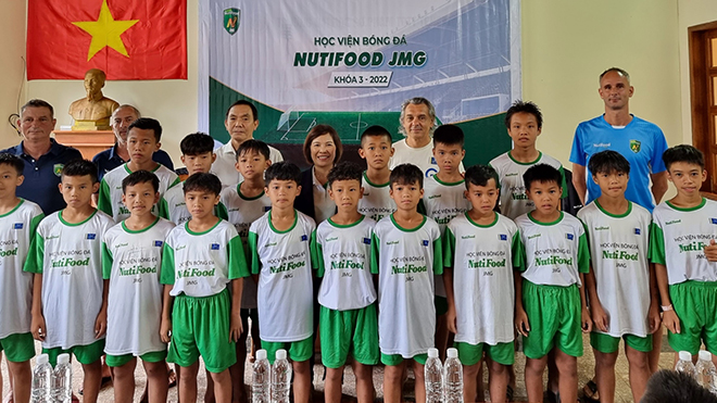 Lò đào tạo trẻ đang lên Học viện Nutifood JMG hứa hẹn sẽ cung cấp thêm nhiều nhân tài cho nền bóng đá trong tương lai gần. Ảnh: TQ